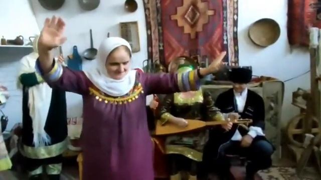 Традиционные дагестанские костюмы. Хор в народной одежде. Даргинские песни без фонограммы.Всем кай смотреть онлайн