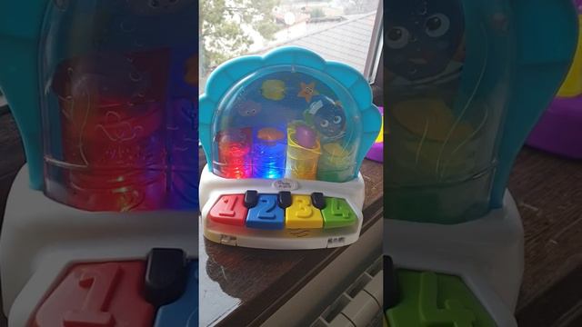 Музыкальное пианино Baby Einstein Pop And Glow Piano смотреть онлайн