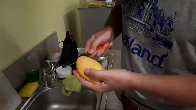 Как быстро почистить манго. смотреть онлайн