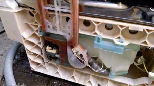 Ремонт посудомоечной машинки Hotpoint Ariston LFT 116a. Включается и загораются 1 и 3 светодиоды.