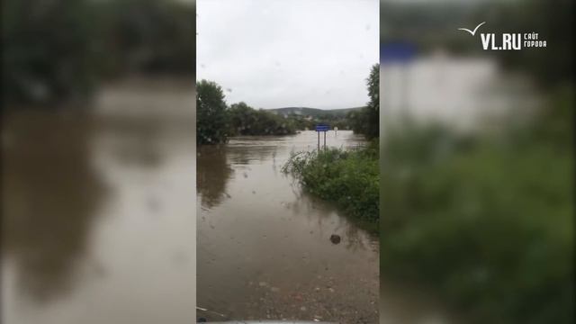 VL.ru - Проезд через станцию Лимичевка затопило смотреть онлайн