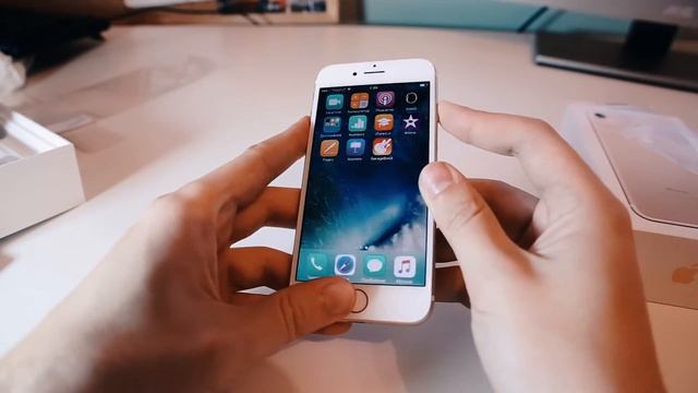 Распаковка IPhone 7 Gold и сравнение с IPod Touch первого поколения