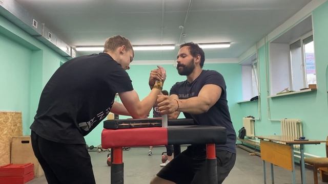 Секция армрестлинга ЧГУ. ARMWRESTLING Cheboksary смотреть онлайн
