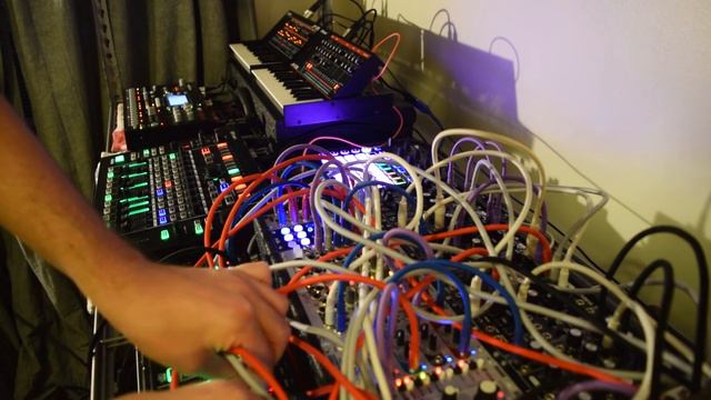 MX-1//SYSTEM-500//Rings//Octatrack//JX-03//JP-08 New Year Jam смотреть онлайн