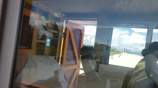 Пляжи Майами. Спасатель. Спортивная площадка. Город в США. смотреть онлайн