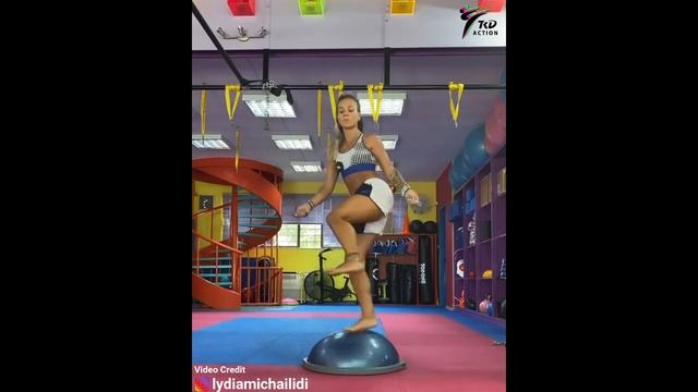 Awesome TKD Girl Kick Balance And Fantastic Kicking Skills @TKD Action.mp4