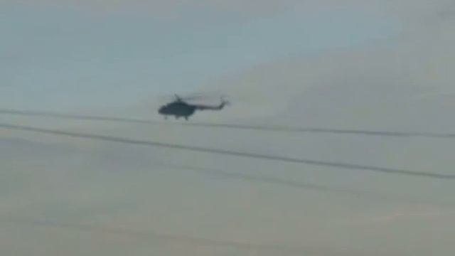 Полёт военного вертолёта над городом. Real video! смотреть онлайн