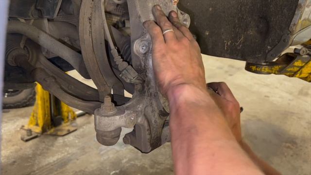 Audi A4 B8 front wheel bearing replacement смотреть онлайн