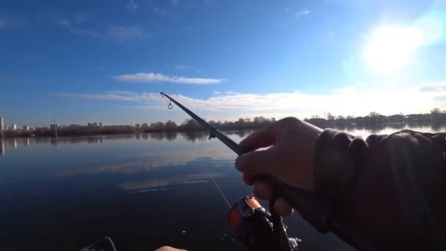 #Джиговаярыбалка#СудакщукаДЖИГОВАЯ РЫБАЛКА В ГОРОДЕ. Ноябрь.Щука.Судак.Рыбалка с берега. смотреть онлайн