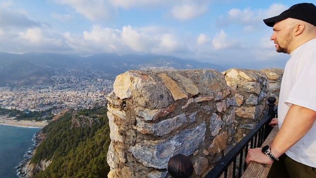 VlOG КРЕПОСТЬ АЛАНЬИ, ОТМЕЧАЕМ ДЕНЬ РОЖДЕНИЯ #турция2021 #кудасходитьаланья