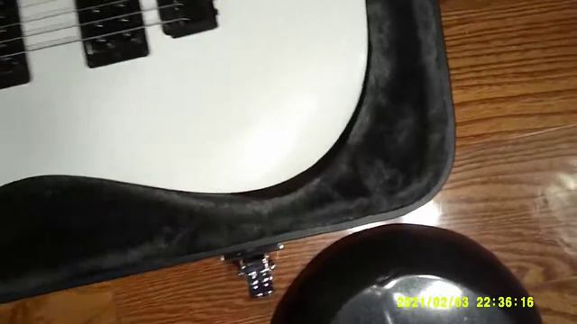 IBANEZ 120DX IN KRAMER HARD CASE смотреть онлайн