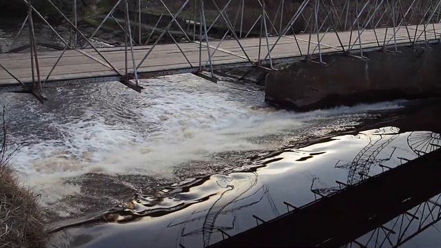 Водосброс на Охте возле СНТ "Лаврики" смотреть онлайн