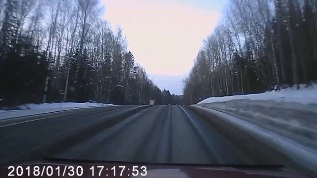 Ушел от лобового столкновения, скорость 97 км/ч смотреть онлайн