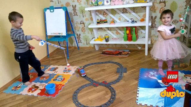 Деревянная детская рыбалка. Kids Fishing. + поезд LEGO Duplo + стреляющий бульдозер LEGO BOOOST смотреть онлайн
