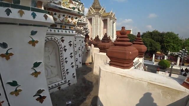 БАНГКОК - ТАИЛАНД - ХРАМ УТРЕННЕЙ ЗАРИ - ВАТ АРУН BAT ARUN смотреть онлайн