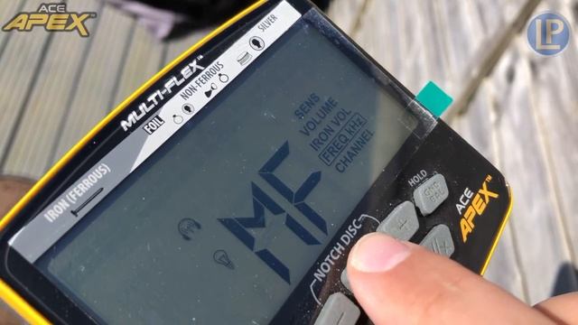 Garrett Ace APEX update 1.28 and DEPTH TEST | Metal Detecting UK (south coast detecting) смотреть онлайн