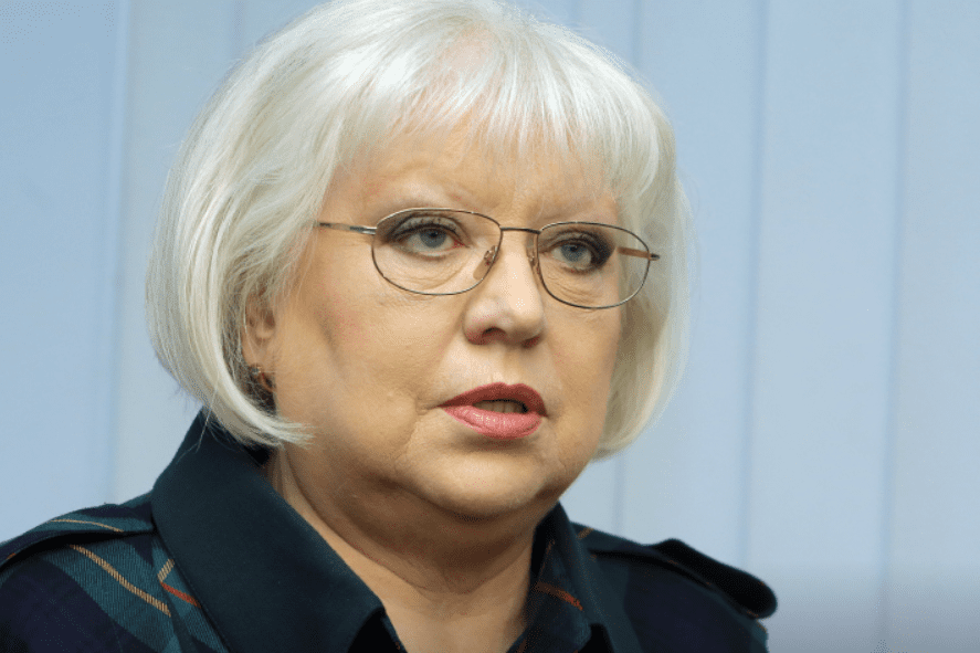 Как живет 73-летняя Светлана Крючкова после победы над раком смотреть онлайн