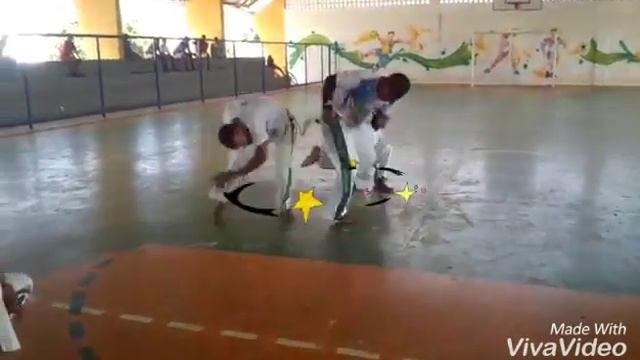 Treinamento com mestre zezinho associaçao de capoera cobra-can смотреть онлайн