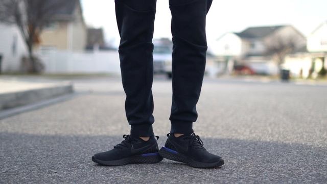 Nike Epic React Black Racer Blue On Feet смотреть онлайн
