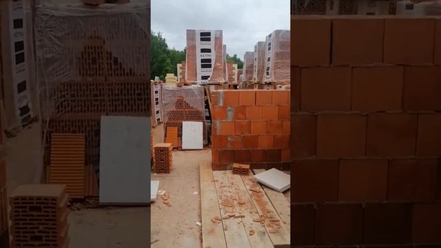 Кладка примыкания к входному проёму крыльца. Объект в Усадах