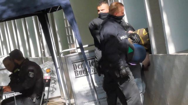 1. Mai Festnahmen - 3. Teil смотреть онлайн