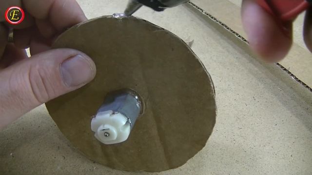 как сделать Воздуходув своими руками (картон)/How to make a air blower смотреть онлайн