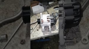 Меняем генератор на Hyundai Tucson.