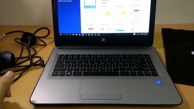 Unboxing HP Notebook 14-am065TU (budget laptop) смотреть онлайн