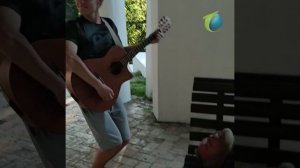 Пьяный спящий кировчанин