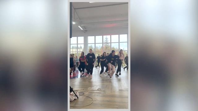 ?? Зимний лагерь "3" Broadway Holidays / Утренняя йога, Мастер-класс, VODA club Вukovel. смотреть онлайн