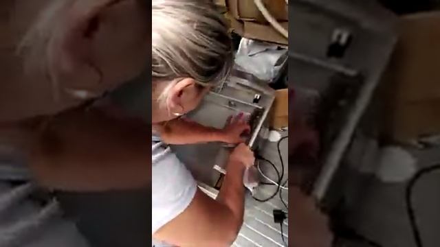 Упаковщик вакуумный Hurakan HKN-VAC400M2 смотреть онлайн