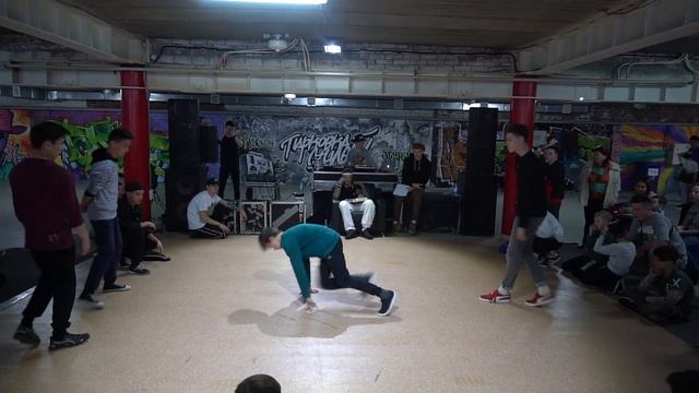 Парковка Стилей 2019 - Breaking 2x2 Junior - 1/16 Battle 1 смотреть онлайн