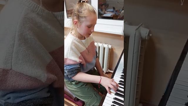 Тритоны с разр. в фа миноре гарм. + гамма Гаврилюк Милана 4кл. смотреть онлайн