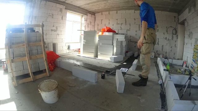 [timelapse] кладка первых рядов перегородок из газоблока