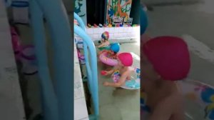 ЗАНЯТИЯ В БАССЕЙНЕ  С ДЕТЬМИ 4 ЛЕТ В ДЕТСКОМ САДУ