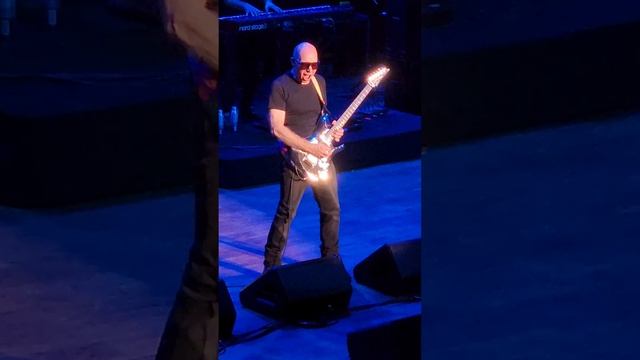 Joe Satriani - Blue Foot Groovy Live - Ending Solo - The Pageant St. Louis - 10/8/2022 #earthtour смотреть онлайн