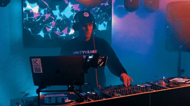 MIKE BELL - DRIVING TECHNO DECEMBER 2021 - Xone 96 and Traktor Kontrol X1 MK2 смотреть онлайн