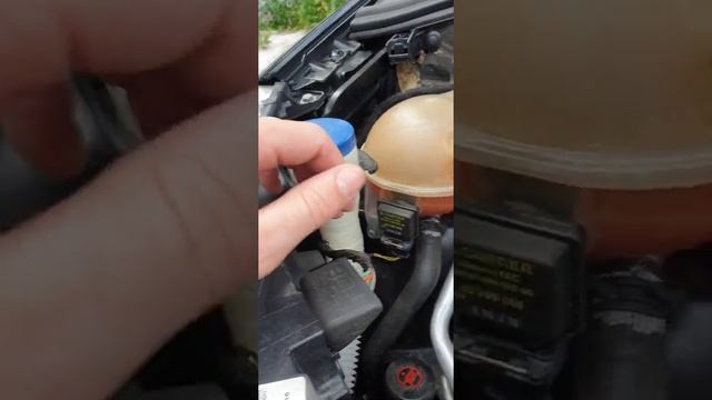 Peugeot  пежо 308 ошибка датчика уровня ОЖЖ