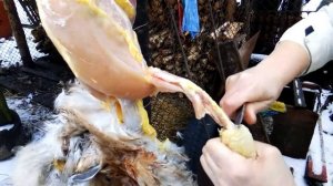 Якутский нож - разделка курицы, снятие шкуры вместе с пером