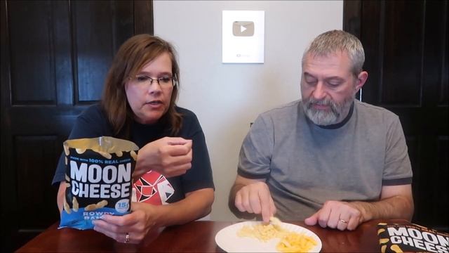 Moon Cheese Crunchy Cheese Sticks: Rowdy Ranch, Cheesy Does It and Yum Inferno Review смотреть онлайн