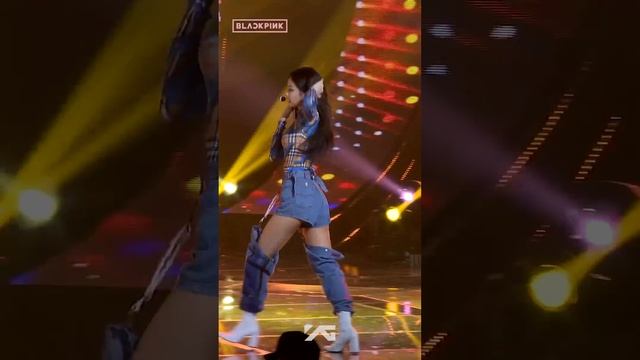 BLACKPINK - JENNIE 'Forever Young' FOCUSED CAMERA смотреть онлайн