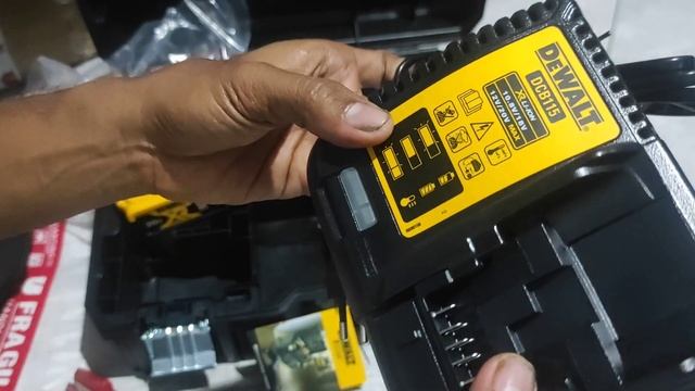 Unboxing Impact Wrench Dewalt Dcf892