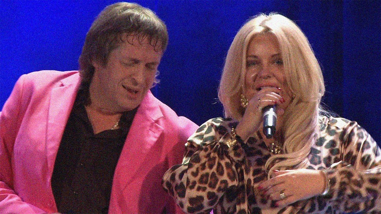 Наташа Галич & Рождество - Красные тюльпаны (2016) смотреть онлайн