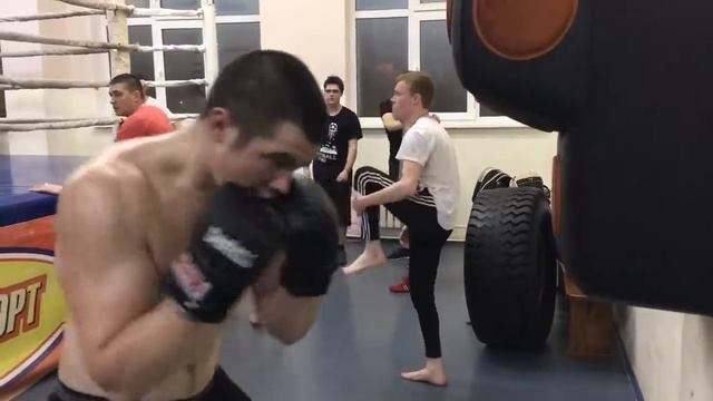 Как проходят наши тренировки | Отработка акцентированных ударов смотреть онлайн