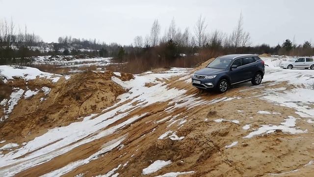 GEELY ATLAS на бездорожье смотреть онлайн