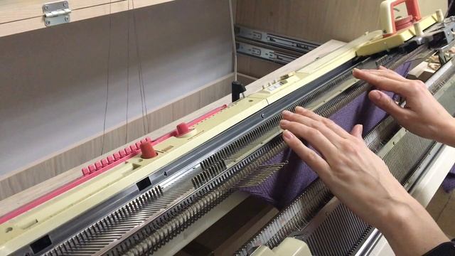 Вязание оката рукава частичным вязанием на вязальной машине смотреть онлайн