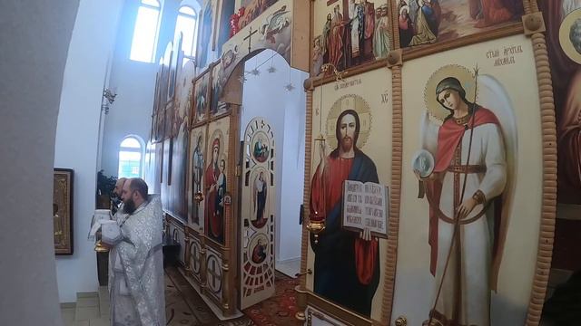 Дорогие братья и сестры! Богослужение в храме Святой Троицы смотреть онлайн