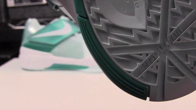Nike KD IV (4) Easter (Mint Candy) смотреть онлайн