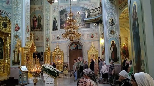 На «Бог Господь...» тропарь праздника, глас 1-й , глас 4-й. Регент Екатерина Артюхова. смотреть онлайн