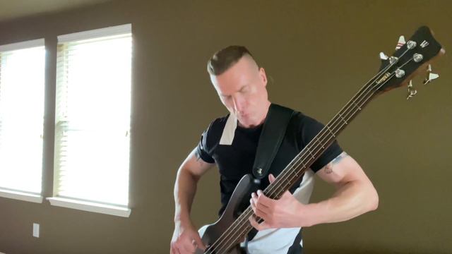 Warwick Streamer Bass Guitar Metal Eye The Bass Player смотреть онлайн